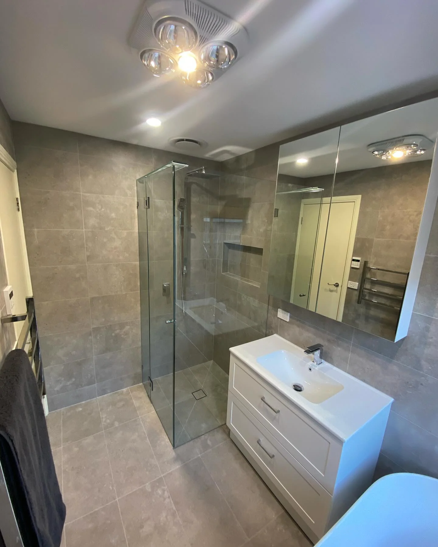 Langwarrin bathroom — photo 2 of 2