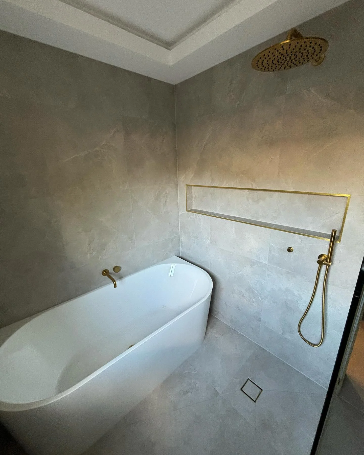 Oakleigh South bathroom — photo 4 of 5