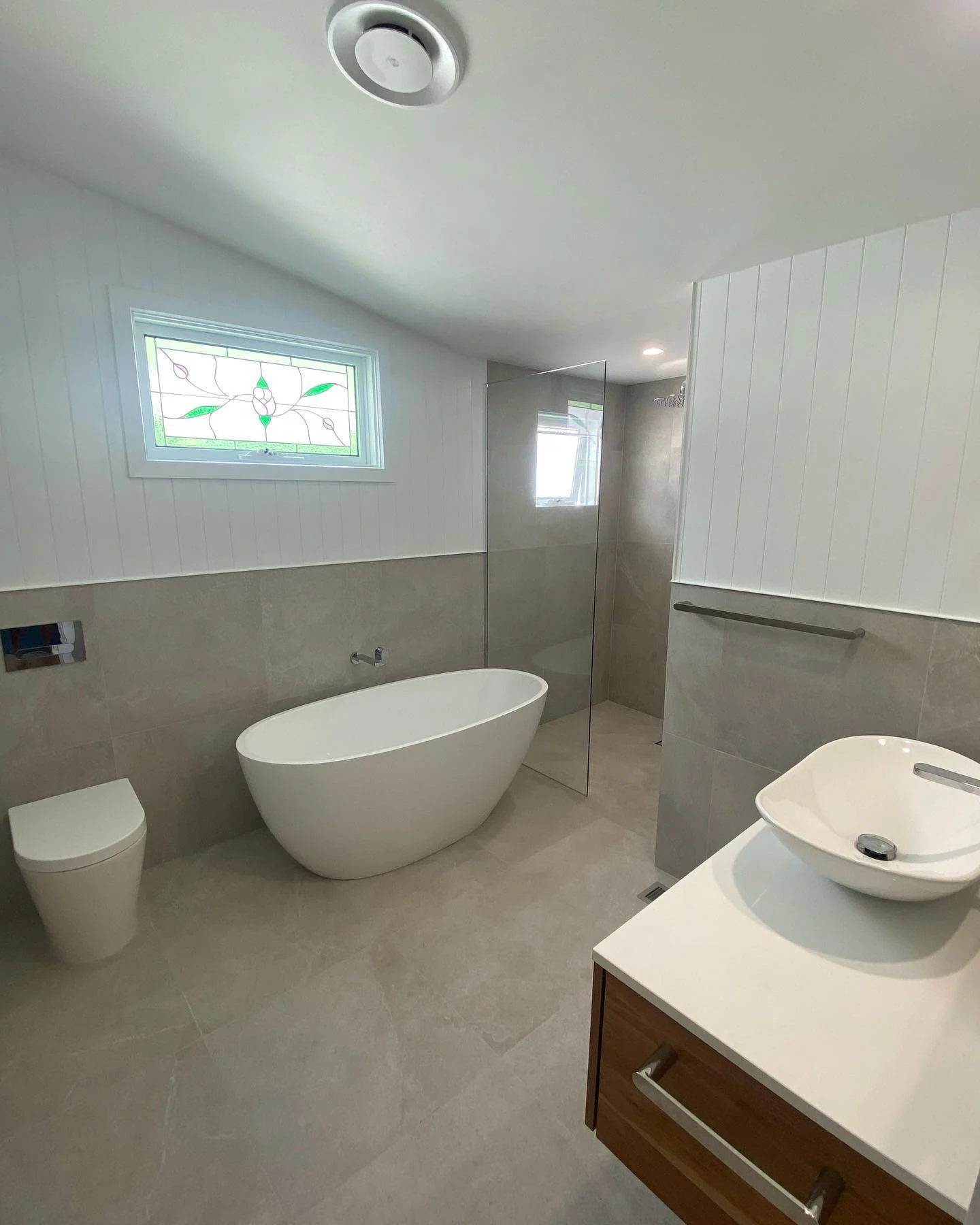 Cheltenham bathroom — photo 2 of 5