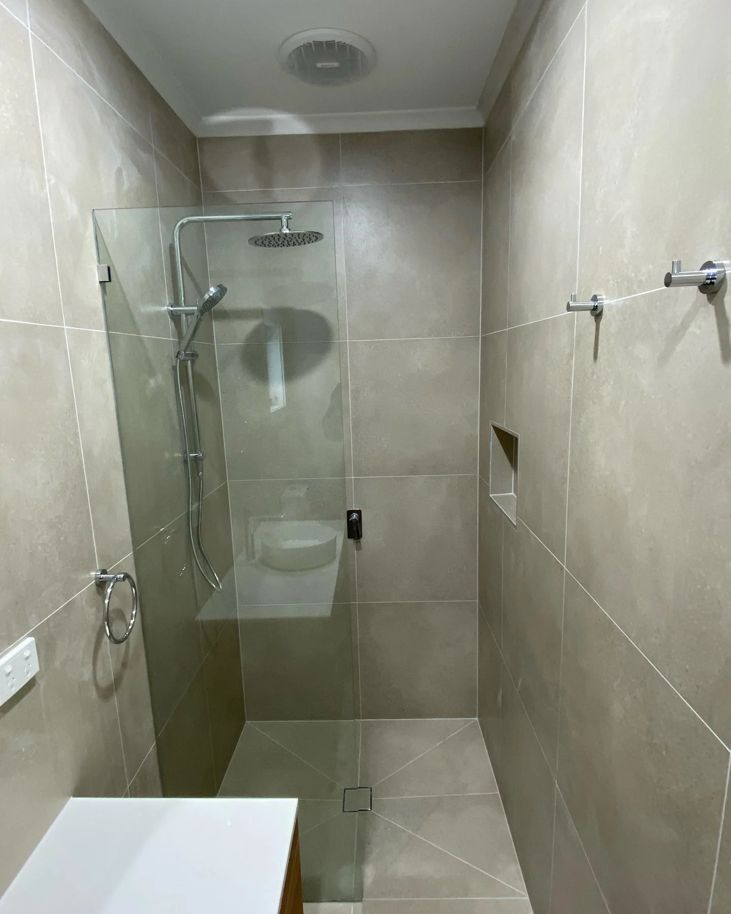 From living space to bed and bath — photo 2 of 4