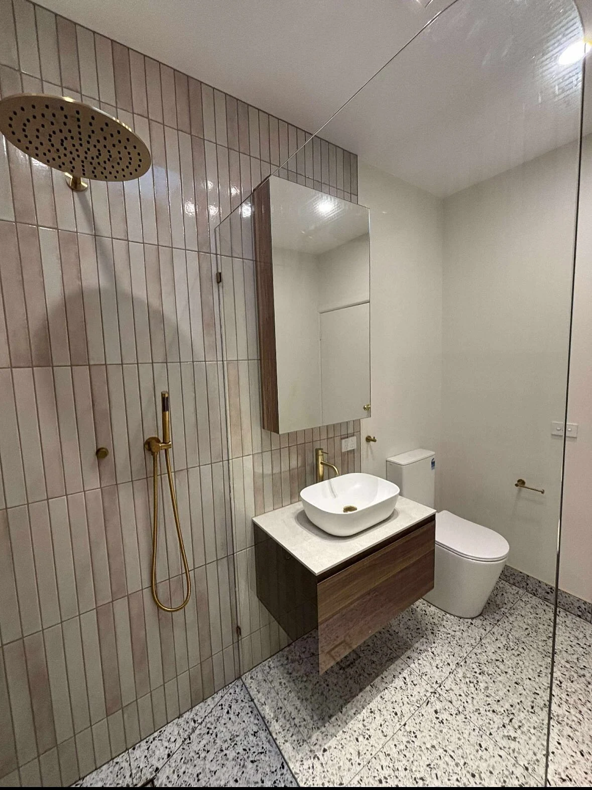 Statement tiles and terrazzo — photo 3 of 4