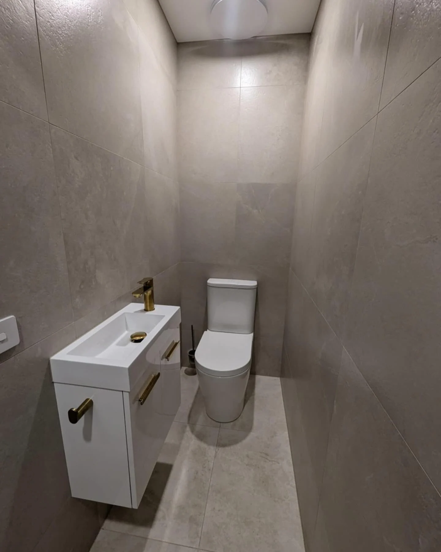 Seaford bathroom — photo 6 of 6