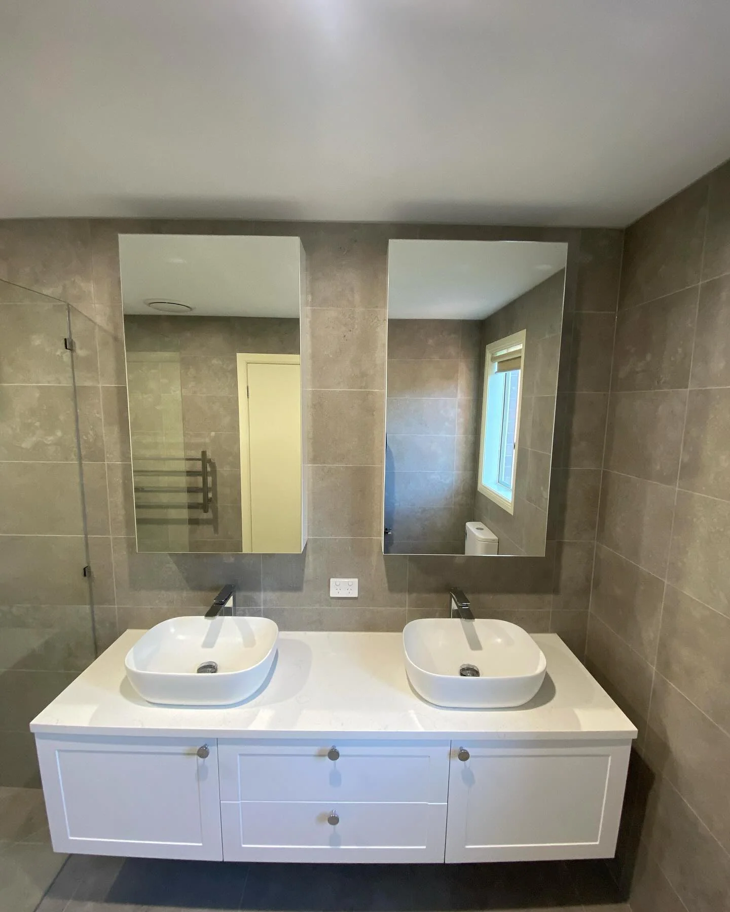 Langwarrin bathroom — photo 2 of 5
